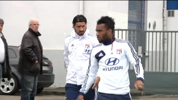 Foot : Bleus - Lacazette remplace Ménez