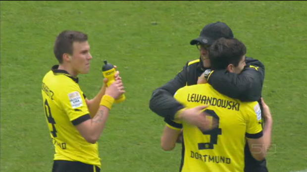 Bundesliga - 28ème journée, Le Borussia cède sa couronne
