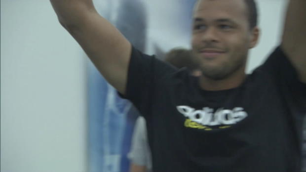 Vidéo - ATP Queen's - Tsonga rate le coche Vidéo - ATP Queen's - Tsonga rate le coche
