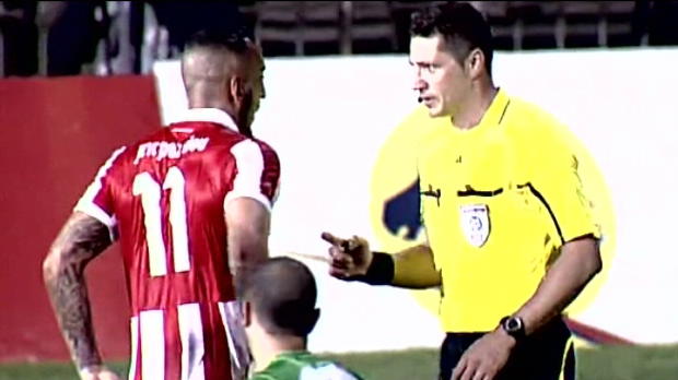 Vidéo - Grèce - Le vilain geste de Mitroglou Vidéo - Grèce - Le vilain geste de Mitroglou