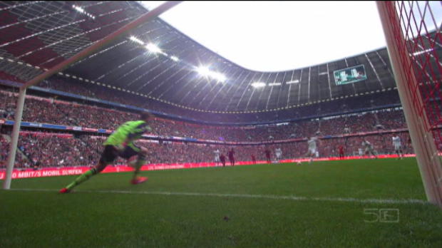 Bundesliga - 29ème journée, Starke bloque un pénalty de la tête